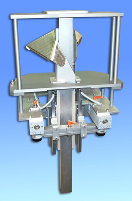 Complete system: » vertical processing of flat film » fin seam on the right bag edge, left over right » seam type: 23 » bag size 90 mm x 50 mm » seam width 5 mm » entrance angle 60° » complete unit with sealing device